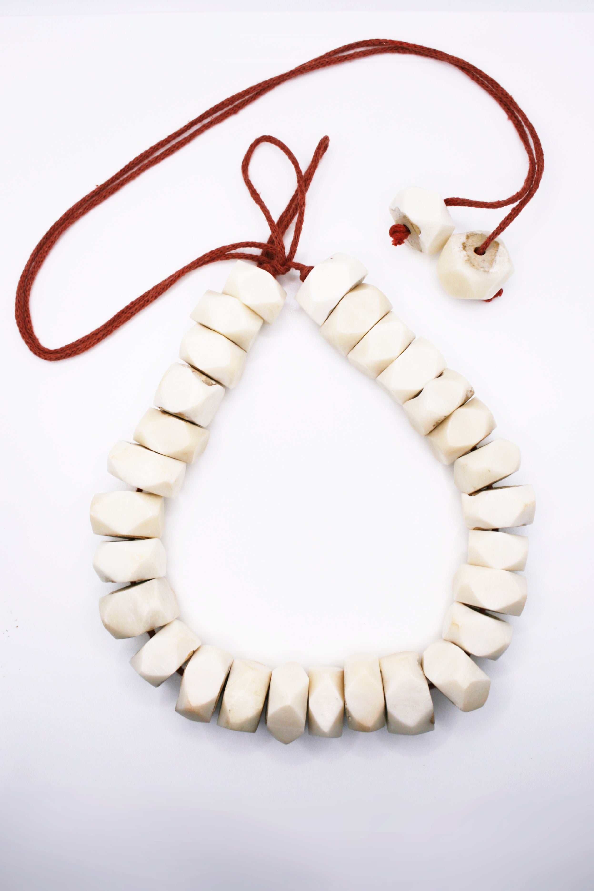 COLLAR HUESO