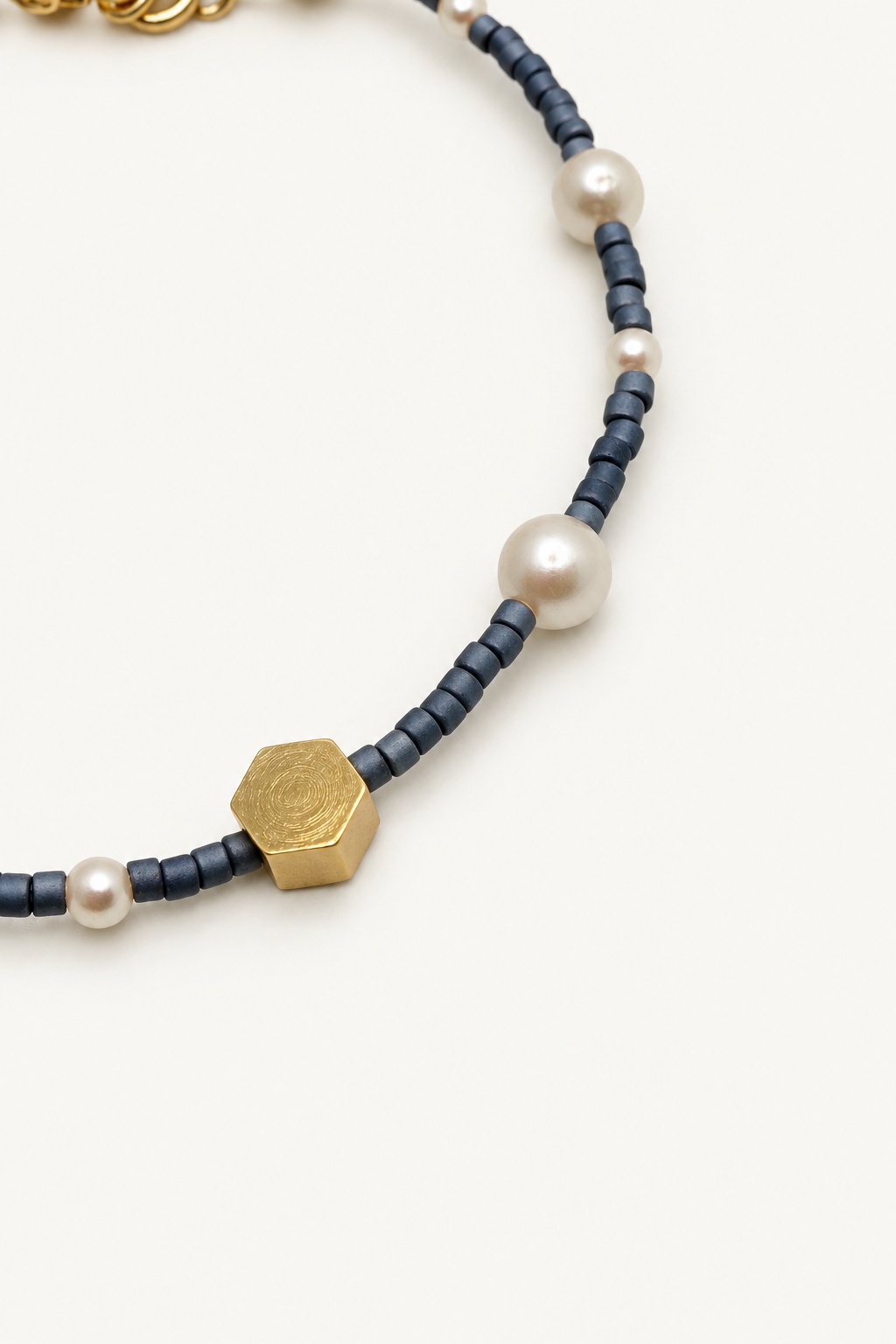 COLLAR CONFETI
