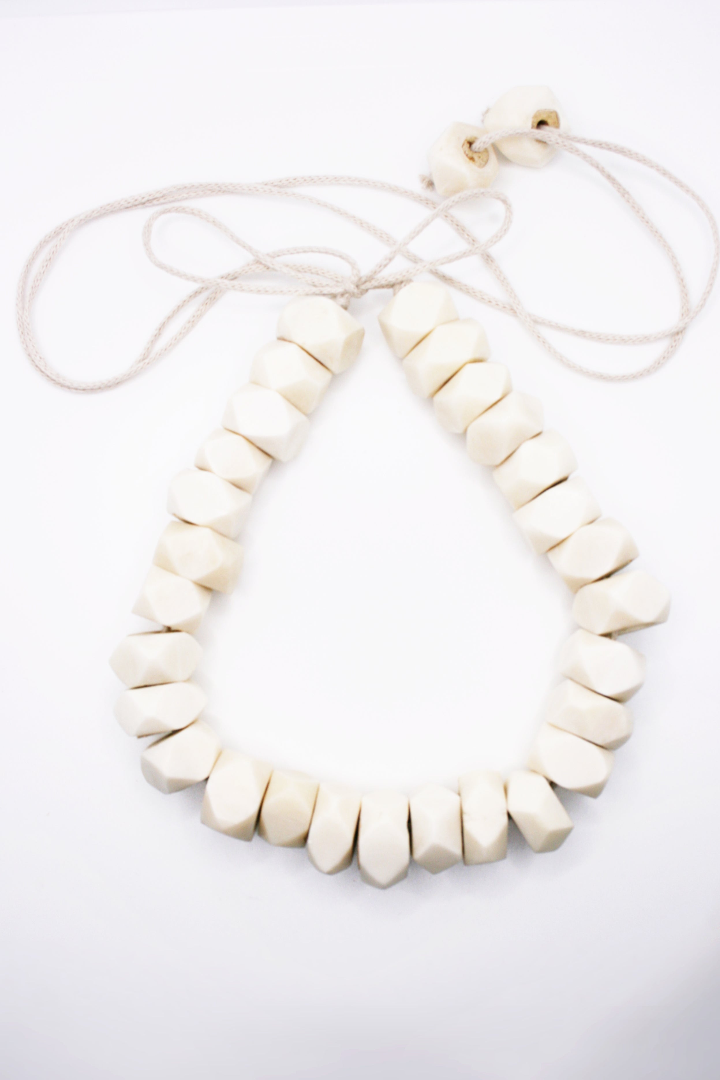 COLLAR HUESO